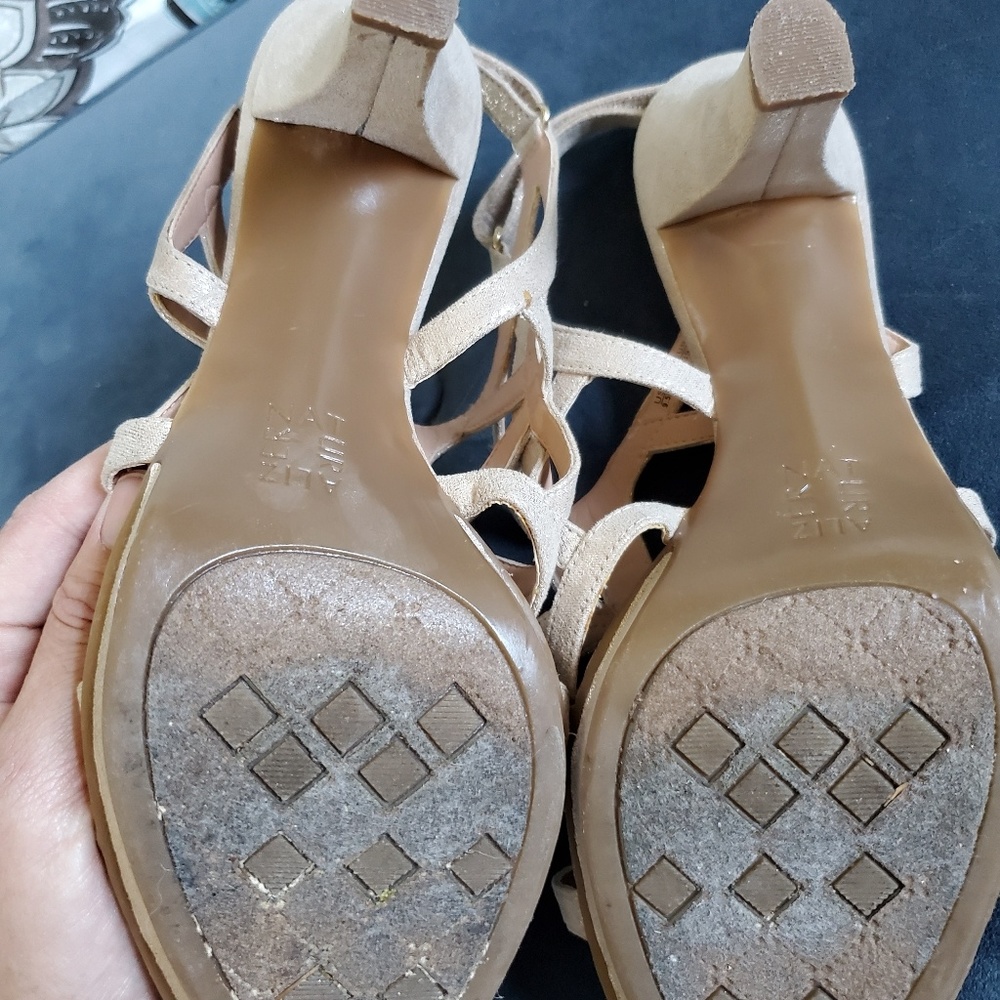Naturalizer Dannya taupe gold heels 9.5N - Picture 5 of 7